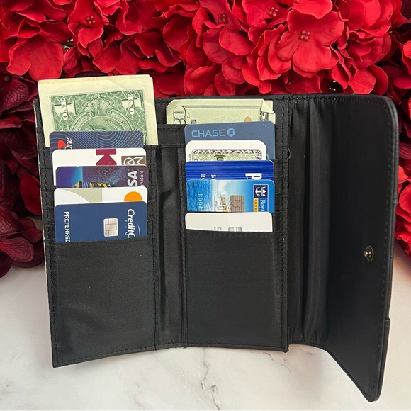 Supernatural Black Pentagram Bifold Wallet - Picture 9 of 13